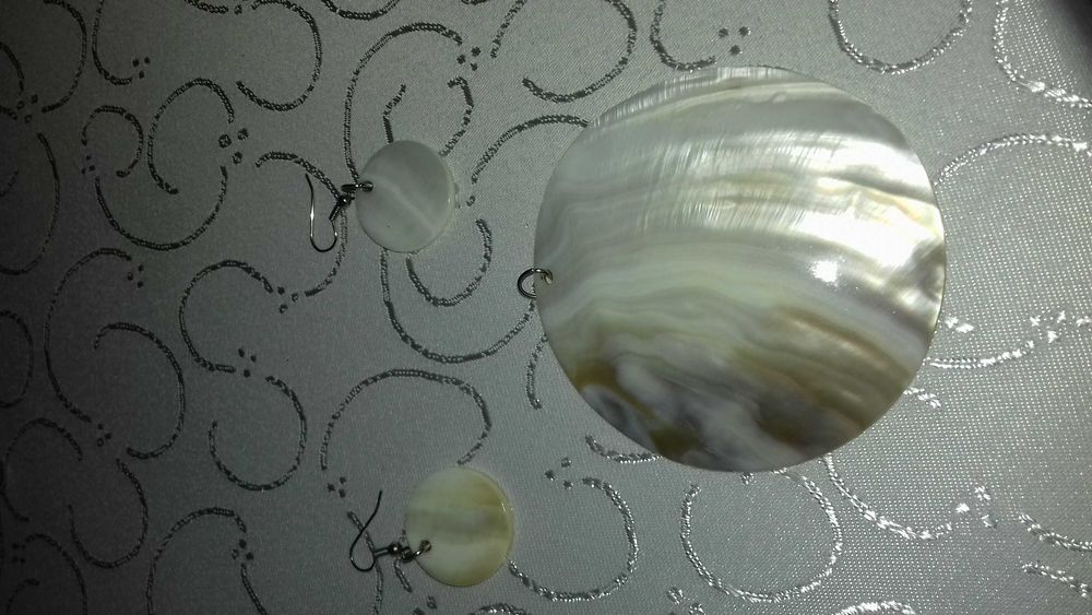 Sprzedam biżuterię.