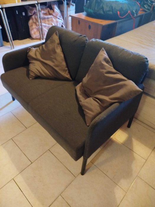 Sofá IKEA 2 lugares, modelo Glostad como novo