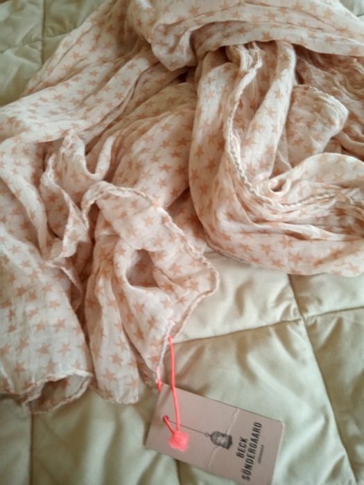 Новенький шарф від PLANET на подарунок