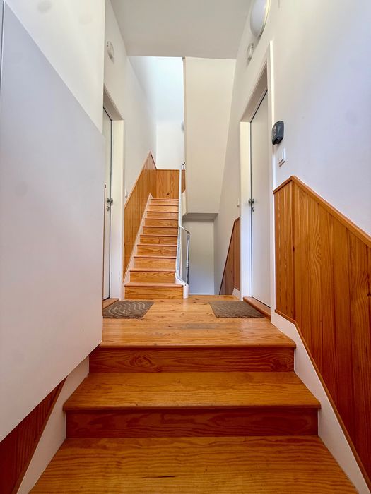 Arrendo T1 na ajuda mobiliado , equipado e totalmente remodelado
