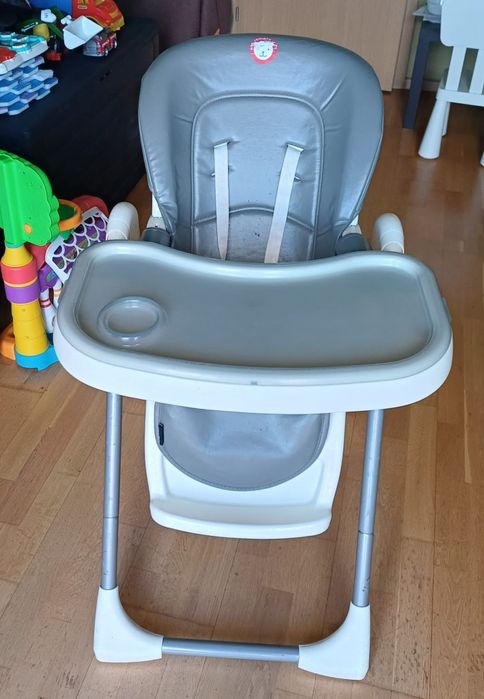 Krzesełko do karmienia dla dziecka