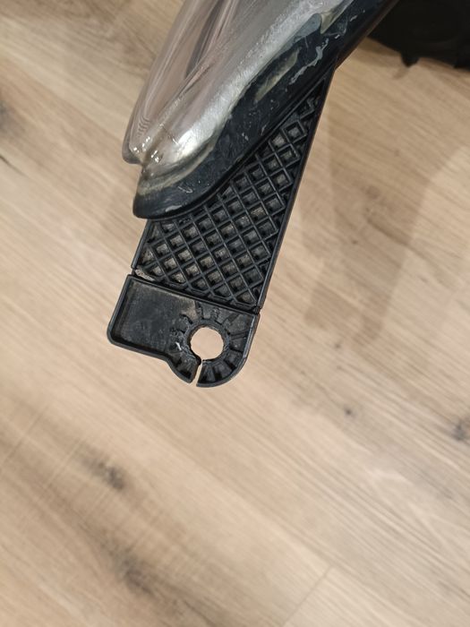 Farol esquerdo focus mk3 xenon