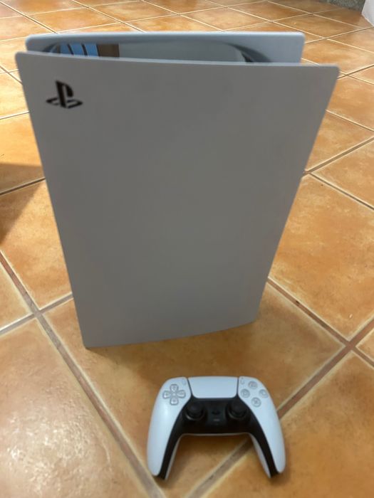 Ps5 com comando como nova