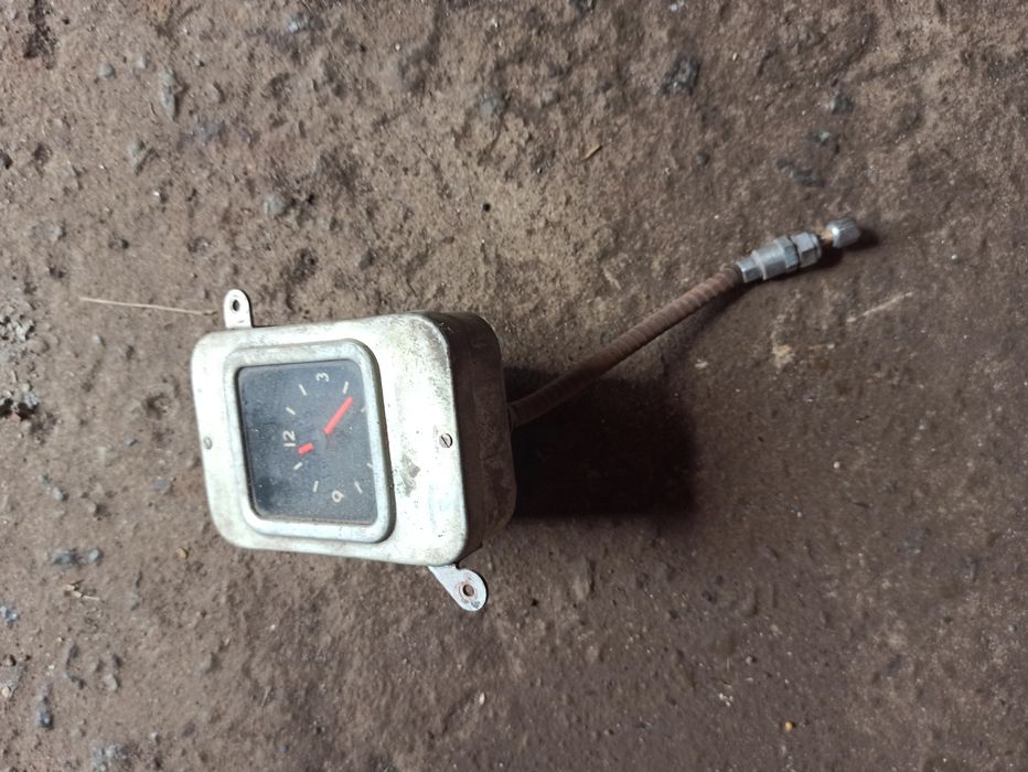 Годинник часы газ 24 2410 волга