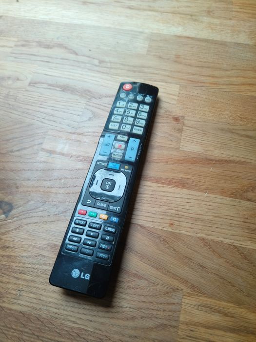 Telewizor LG 47lm765s pilot i uchwyty