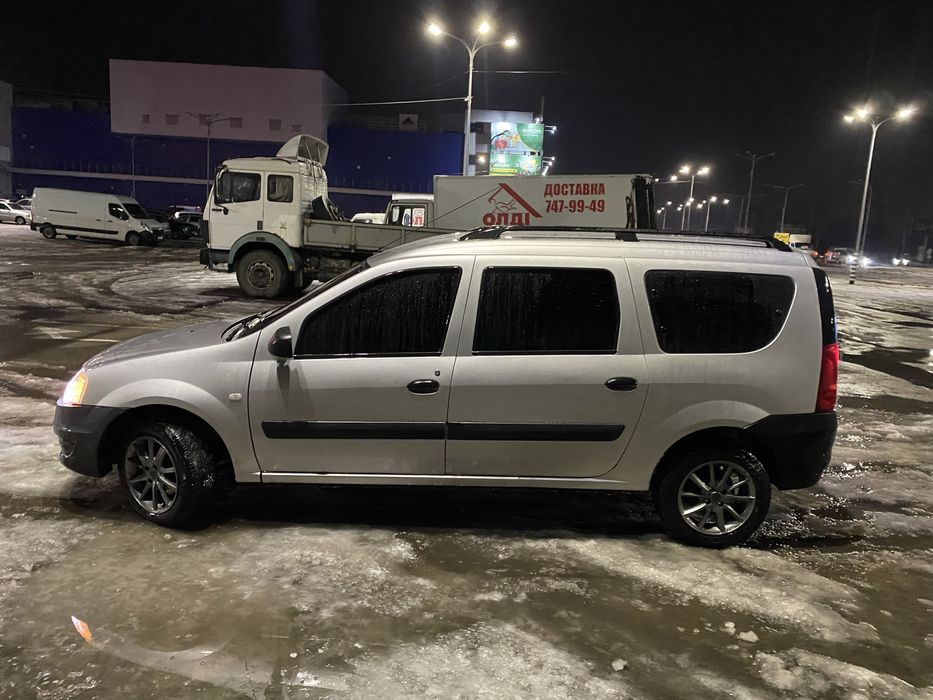 Renaul Logan MCV 2009 газ/бензин