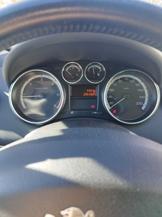 Peugeot 308 SW 1.6HDI 110cv CMV6