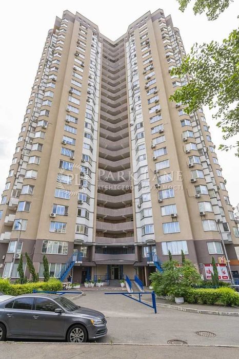 Продаж 2к видова  Бажана Миколи просп 1м