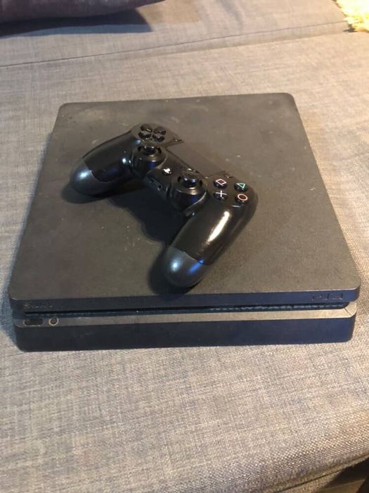 Playstation 4 slim