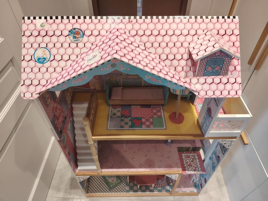 Używany domek dla lalek