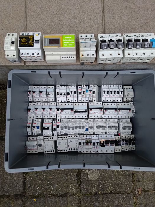 Pudło bezpieczników i rozłączników (np Shrack Tytan 63A)