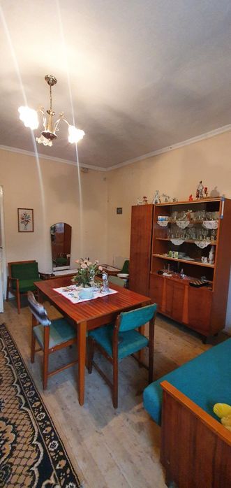 Будинок на високому фундаменті