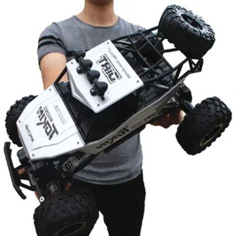 Carro Telecomandado Grande 1:12 Todo-o-Terreno 4x4 com LED NOVO