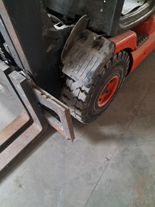 Empilhador linde electrico e24