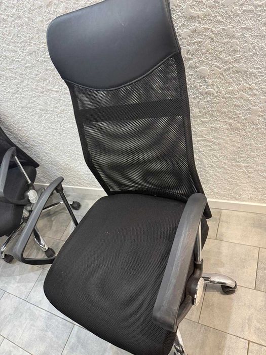 Krzesła biurowe obrotowe