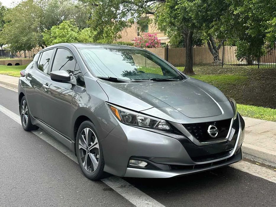Nissan LEAF SV      2020