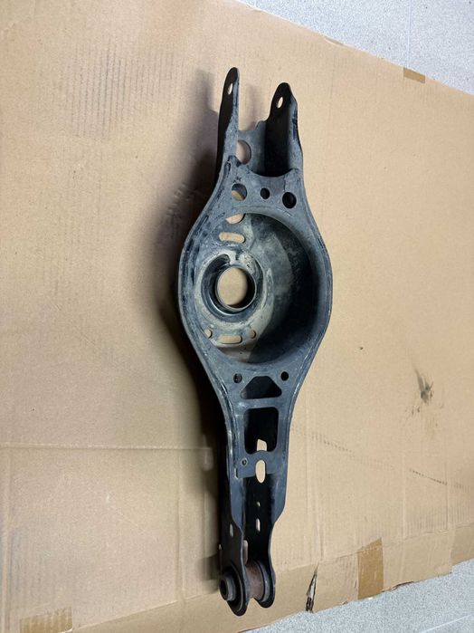 Toyota Chr 1.8 hybryda wahacz dolny tył oryginał