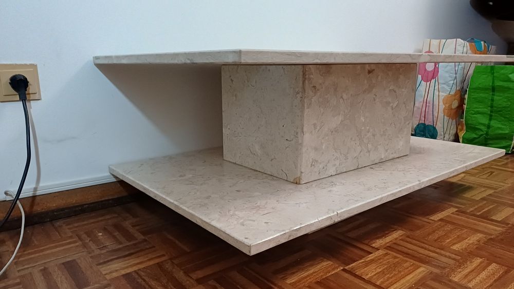Mesa em pedra mármore