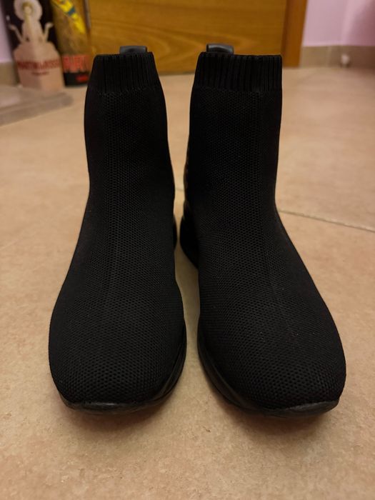 Botas em tecido pretas