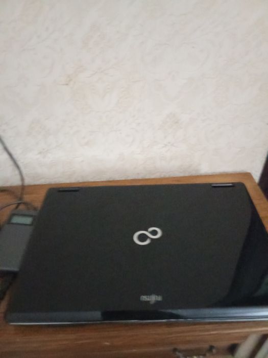 Ноутбук Fujitsu NH751
