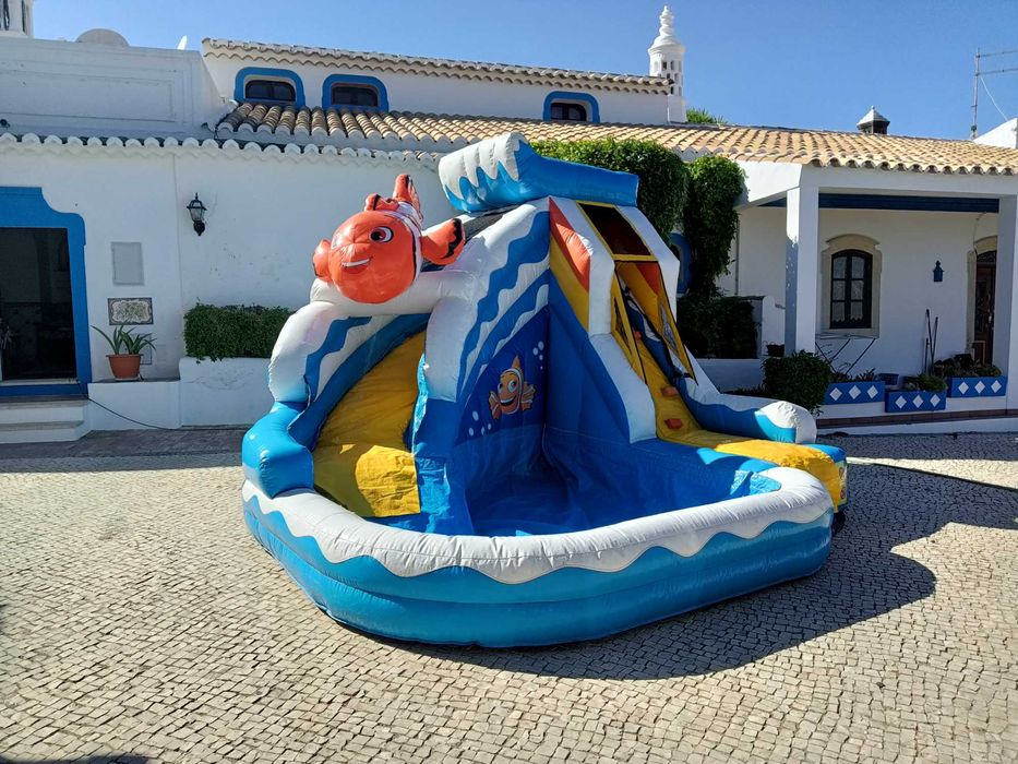 Aluga-se insufláveis