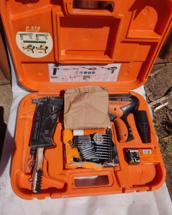 Gwoździarka (osadzak prochowy) Spitfire p370