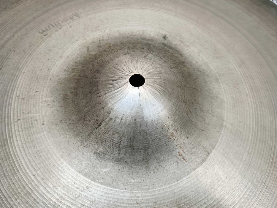 Talerz perkusyjny UFIP MEDIUM CRASH 18"