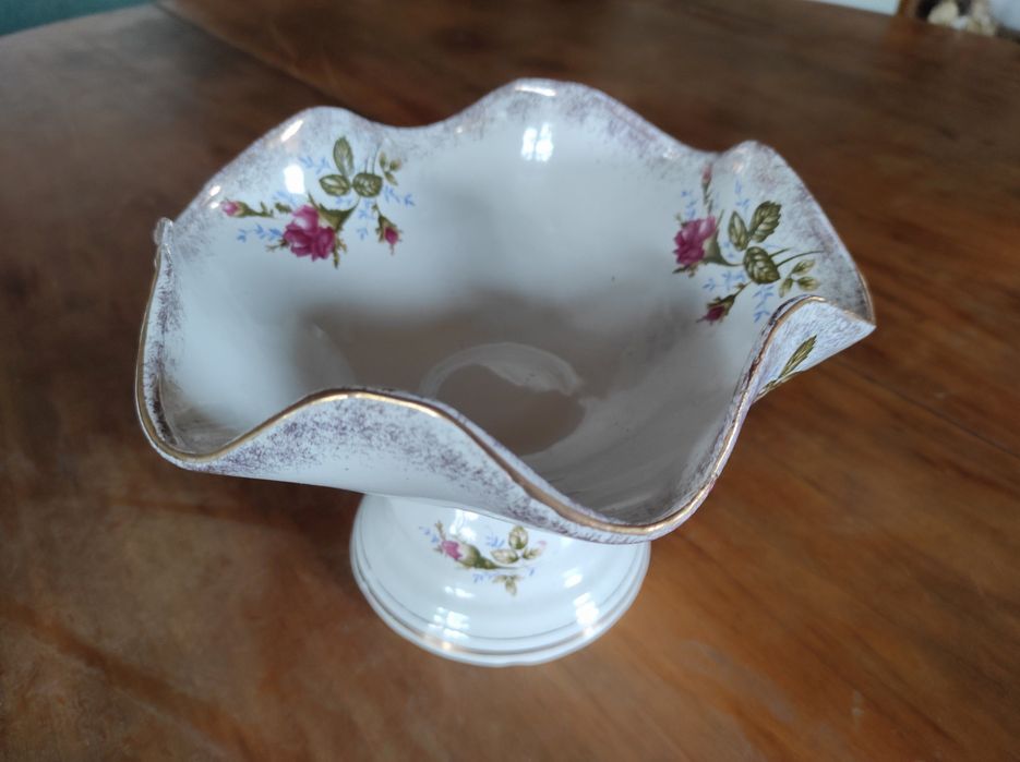 Porcelanowy koszyk salaterka CHODZIEŻ IWONA RÓŻA