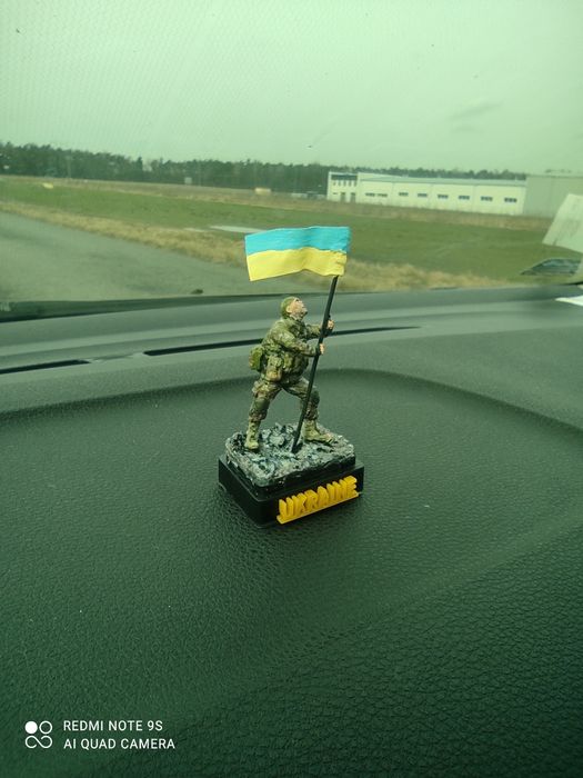 Солдат ВСУ зміїний