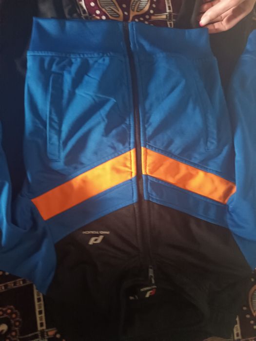 Продам фірмовий костюм 116 р