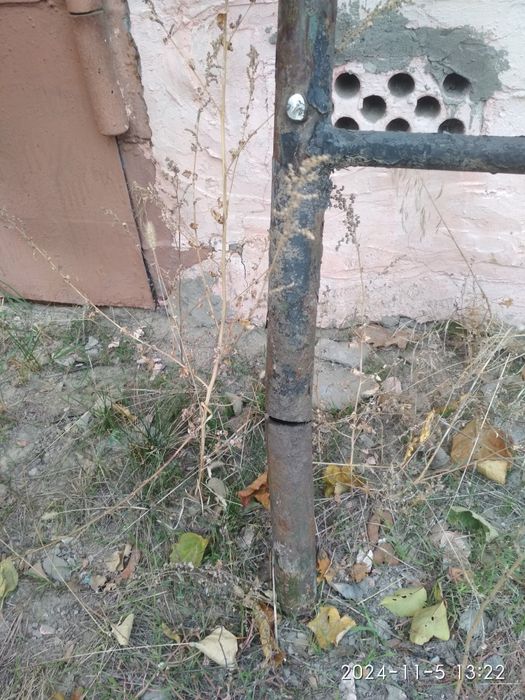 Оградка на кладбище не новая