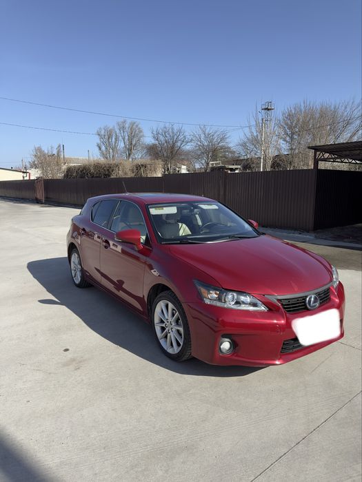 Оренда Lexus CT200h — гібрид, економний, для особистого користування