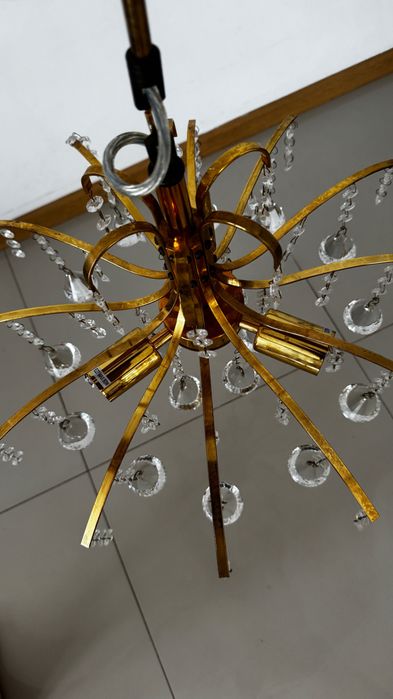 Złota lampa sufitowa z kryształkami