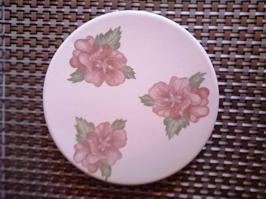 Подставки эмалированные, кастрюля