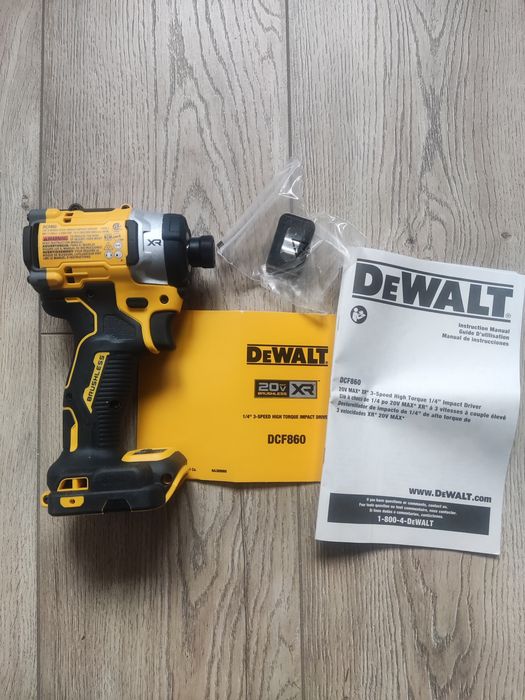 Шуруповерт імпакт акумуляторний ударний безщітковий DeWALT DCF860