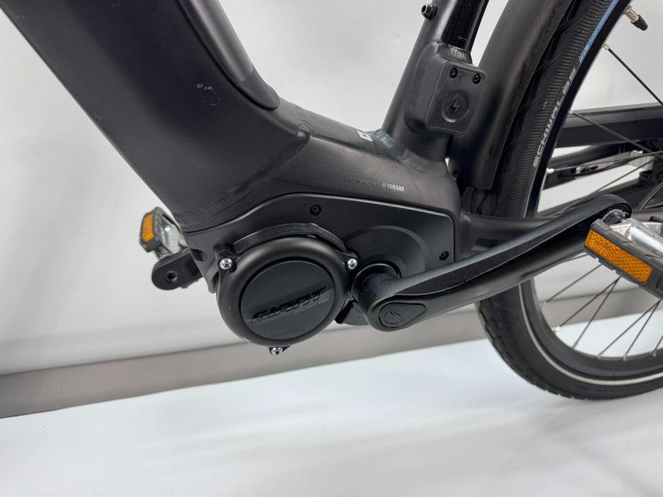 Rower elektryczny GIANT Dailytour E+ C7 rozmiar 53 cm bateria 500Wh