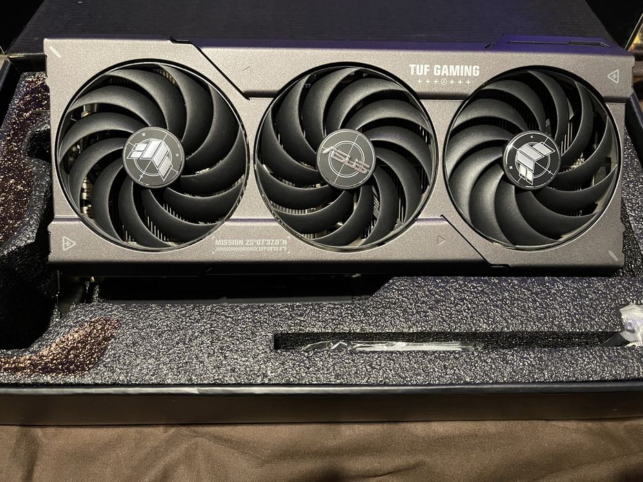 Видеокарта Asus TUF gaming Radeon RX 7800 XT 16GB OC с ГАРАНТИЕЙ