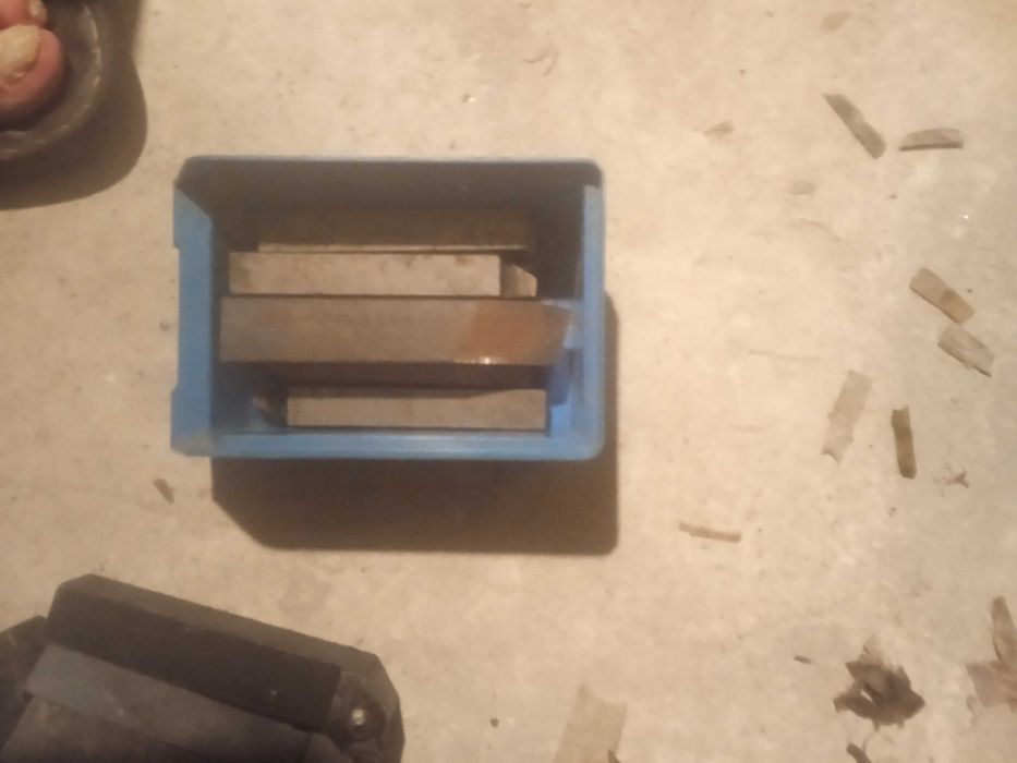 Noże tokarskie składaki