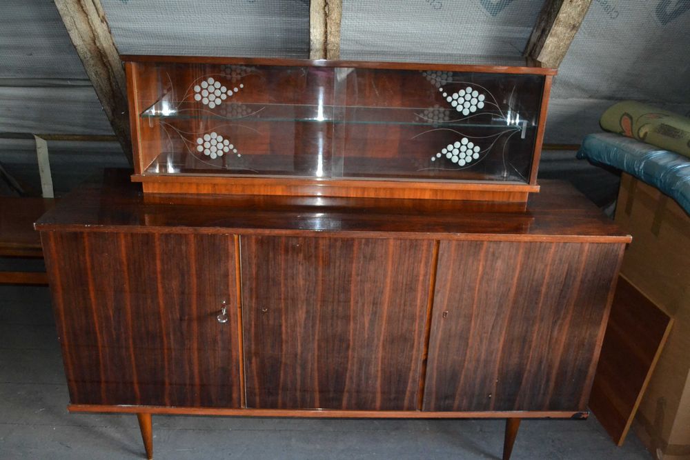 Zestaw mebli z PRL-U Ciekawy wzór