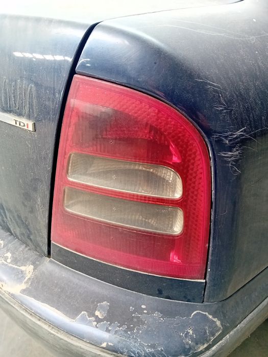 Farolim direito SKODA Octavia I Hatchback (1U2)