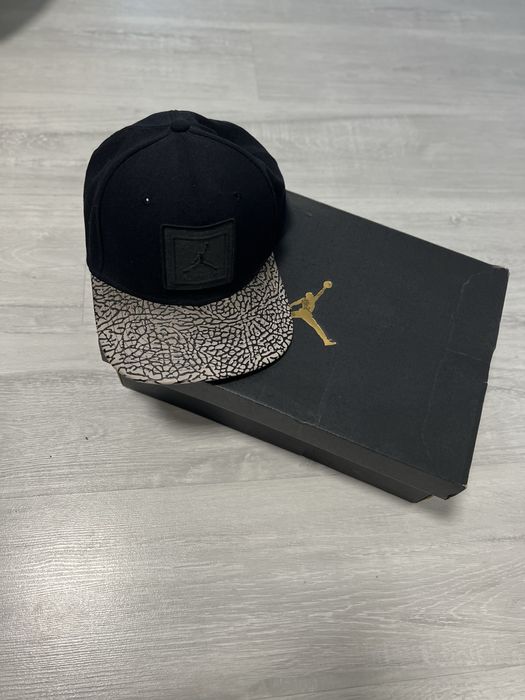 Бейболка б/у в гарному стані , люба по 300грн