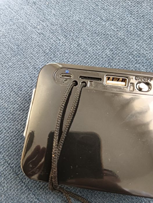 mini coluna portatil Bluetooth		A funcionar muito bem*