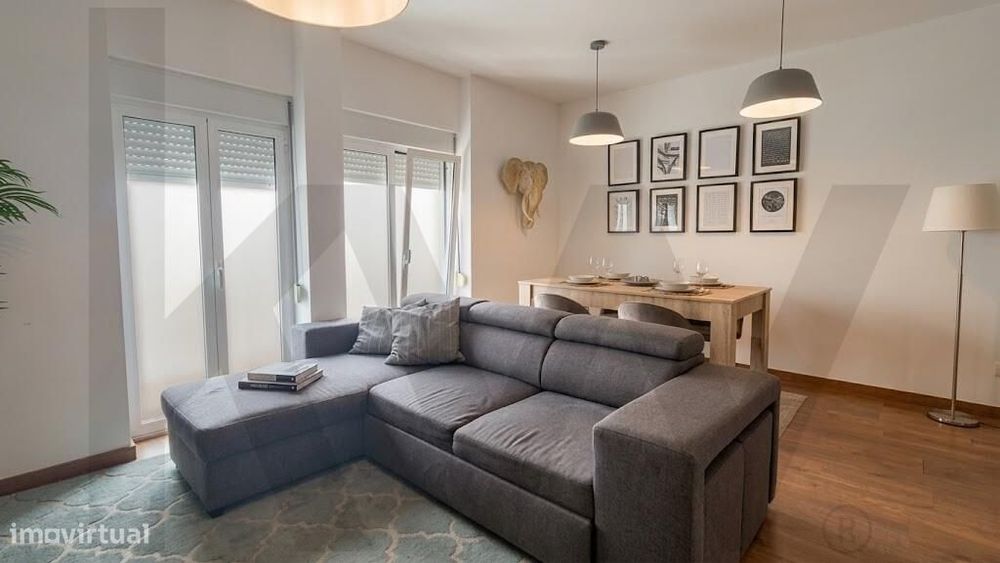 Apartamento T3 Remodelado | Estacionamento privativo | Centro da vila