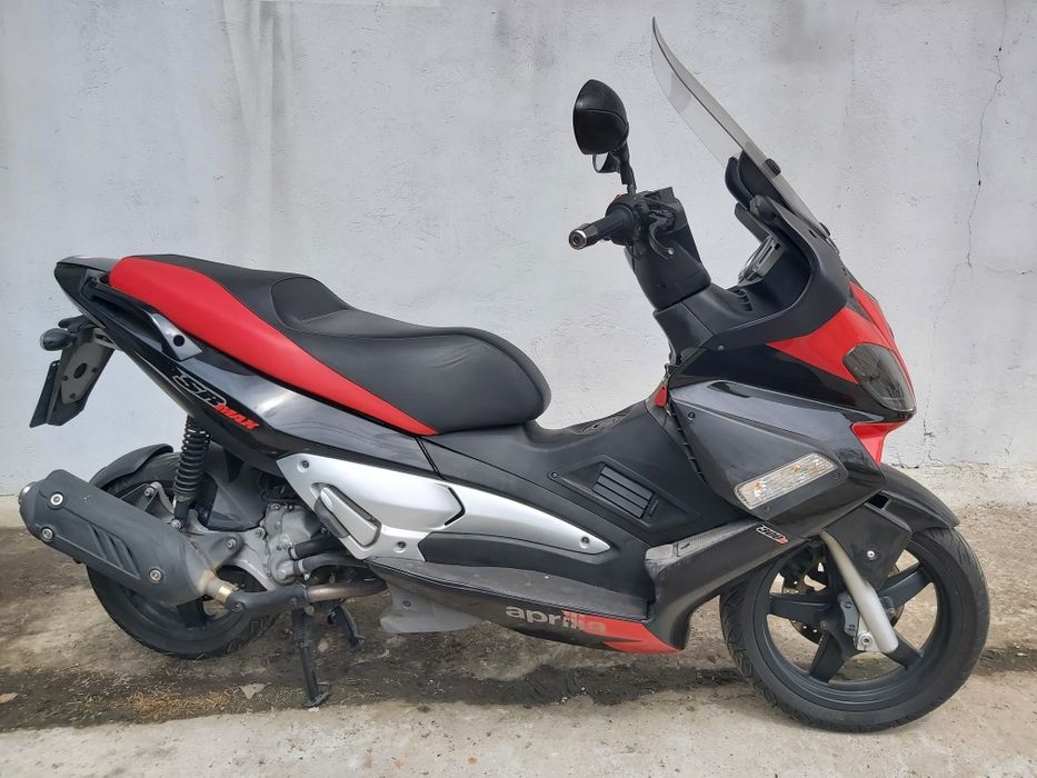 Продам скутер Aprilia SR300