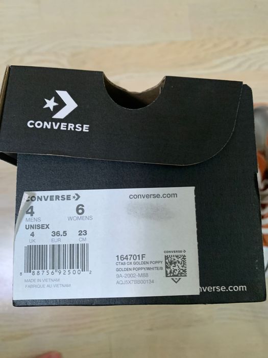 Кроссовки фирмы «Converse”