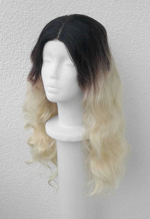 Blond peruka z ciemnym odrostem przedziałek lace front wig cosplay