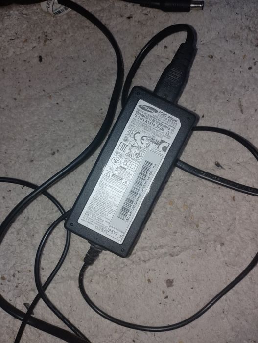 Машинка для стрижки ,блок зарядка для ноутбука Самсунг. Очиститель воз