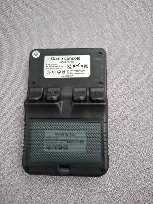 Consola R36S Como Nova