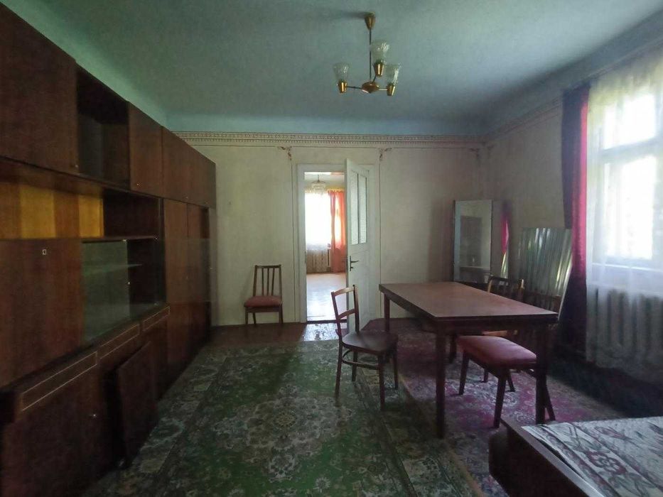 Продається будинок та земельна ділянка /Івано- Франк.