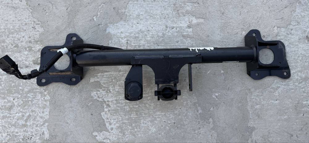 Tesla Model Y причіпний пристрій , фаркоп